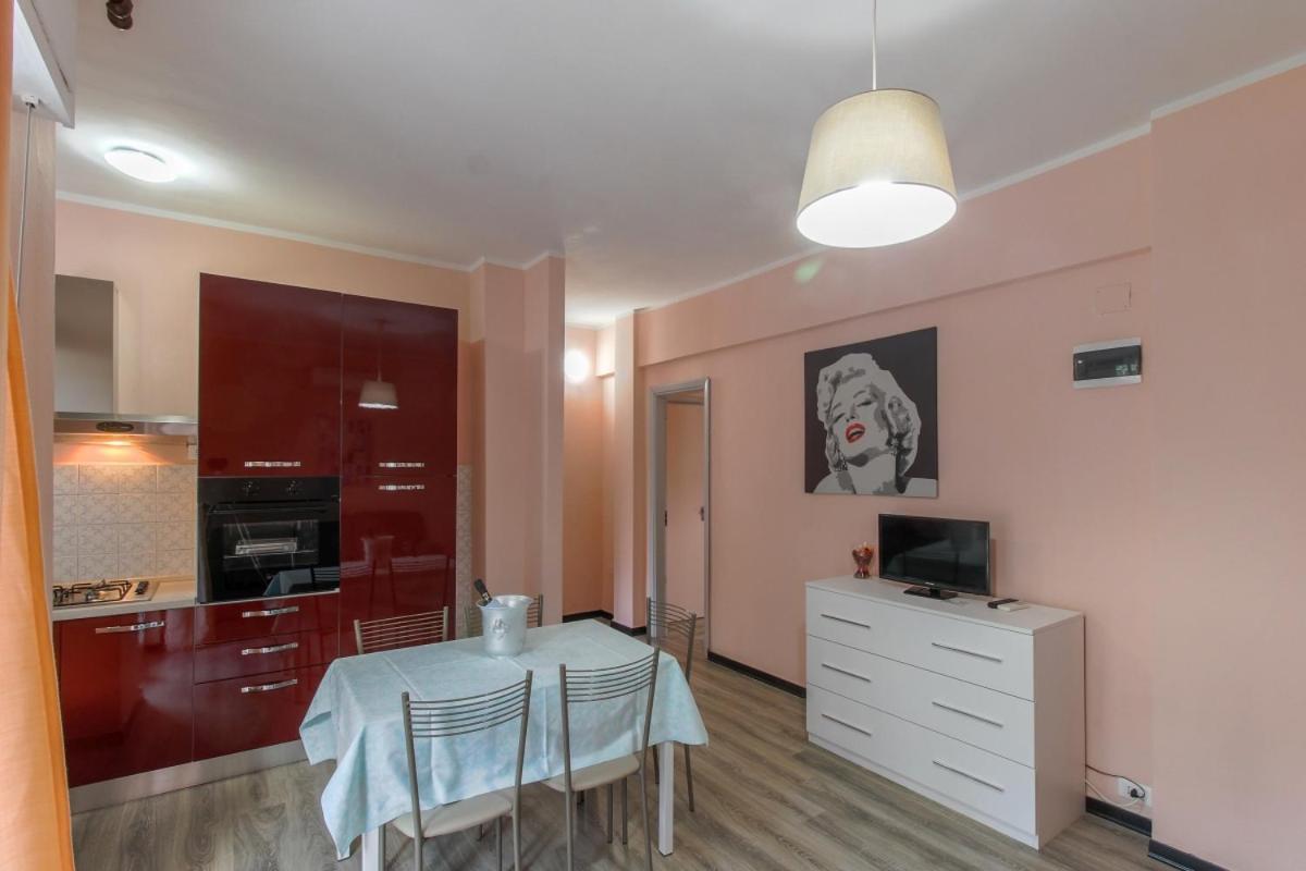 Residence Riviera Mare Pietra Ligure Eksteriør billede