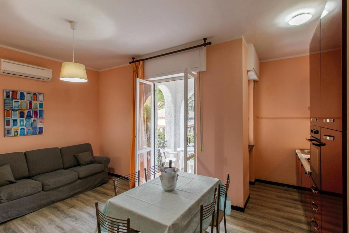 Residence Riviera Mare Pietra Ligure Eksteriør billede